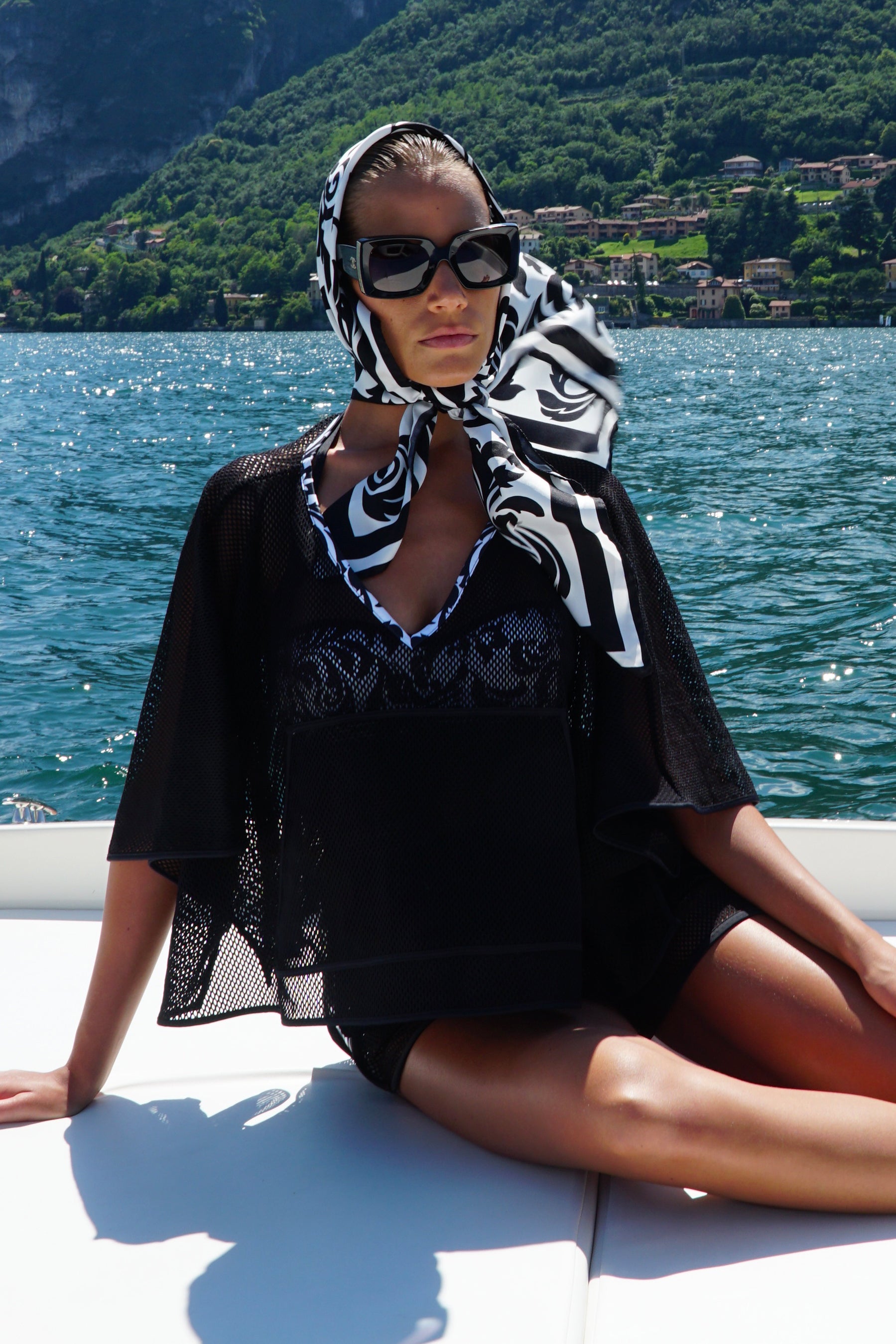 Firenze Cape Top with Utility Pocket in Black/Renaissance Print