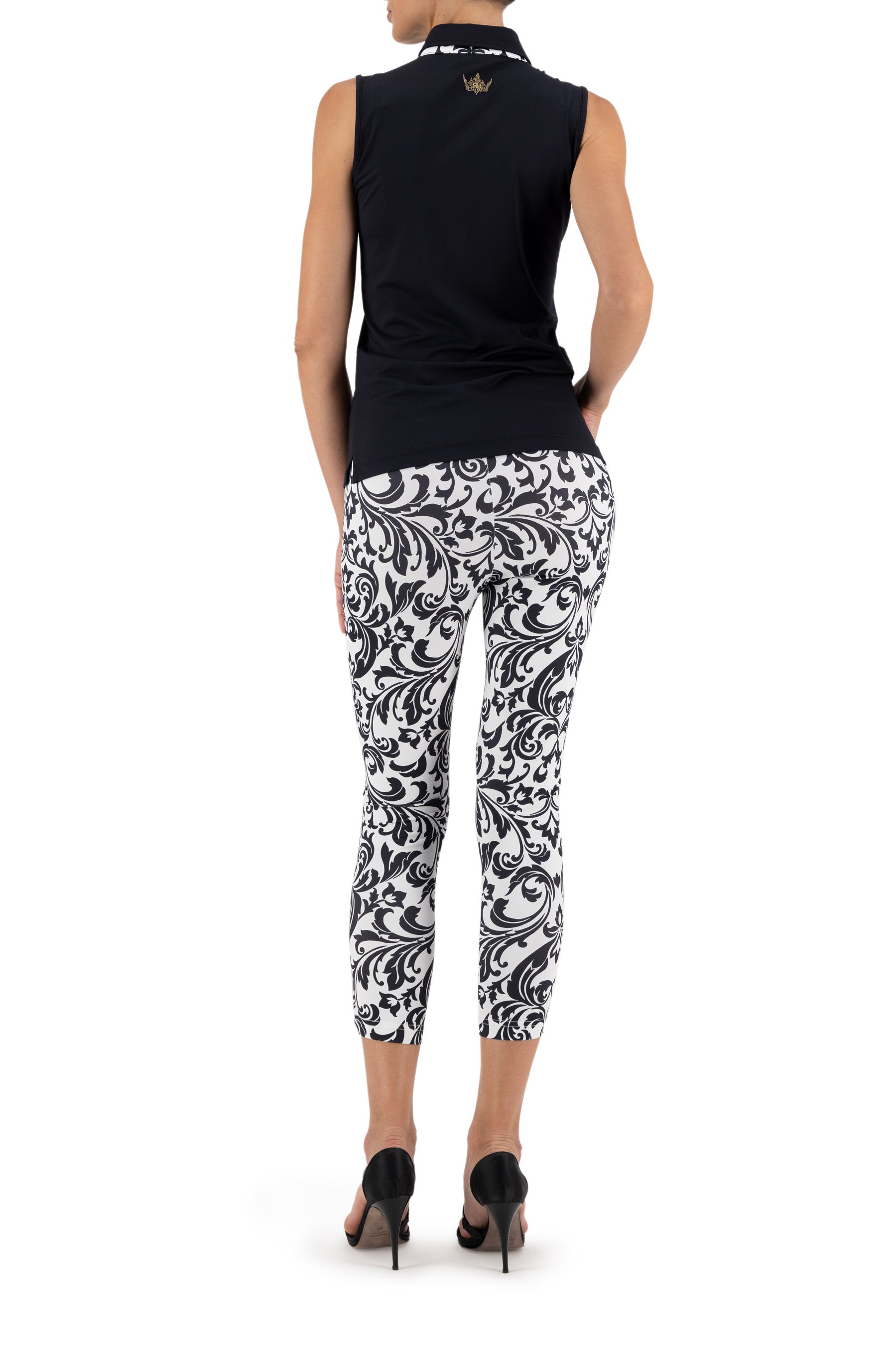 Talia 2 Crop Legging in Black/white renaissance